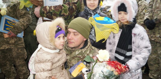 Володимир Зеленський підписав довгоочікуваний закон про демобілізацію: хто вже завтра поїде додому - today.ua