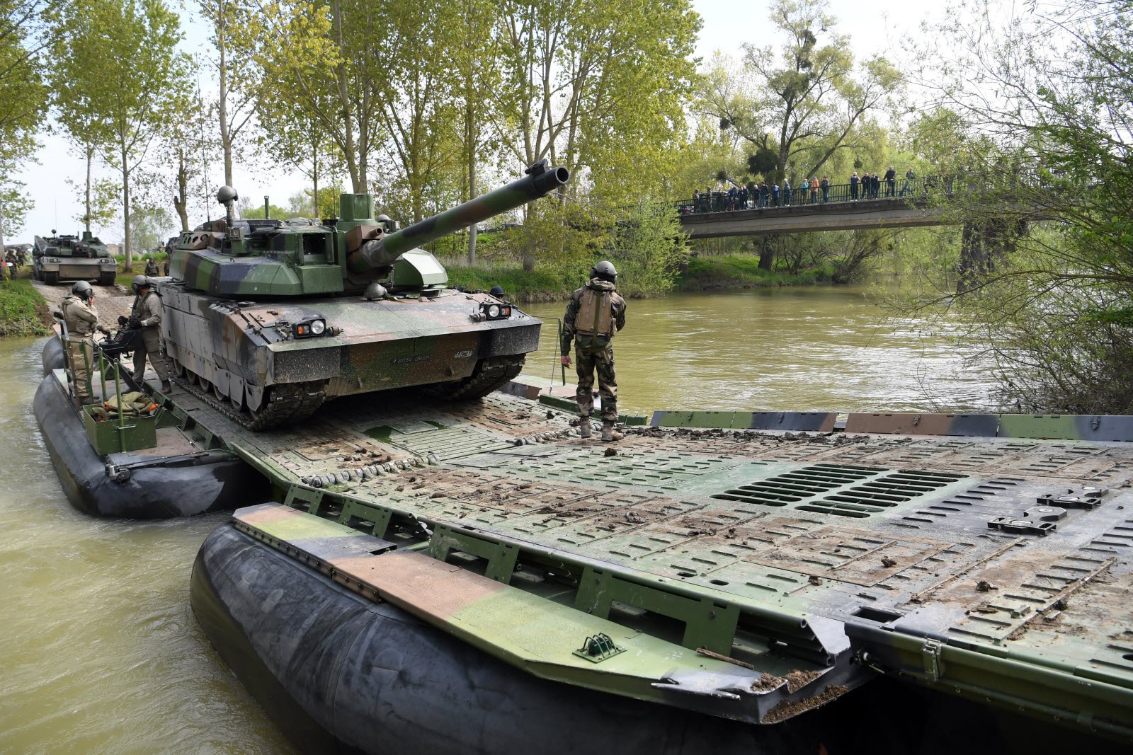 Помогут в контрнаступлении: ВСУ получат самоходные паромы EFA Помогут в контрнаступлении: ВСУ получат самоходные паромы EFA - today.ua