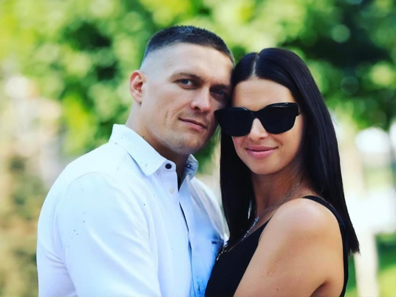 Александр Усик станет отцом в четвертый раз: в Сеть попало фото беременной супруги боксера