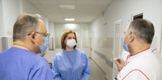 Работникам больниц в Украине поднимут зарплаты: чьи оклады вырастут более чем на 5000 гривен - today.ua