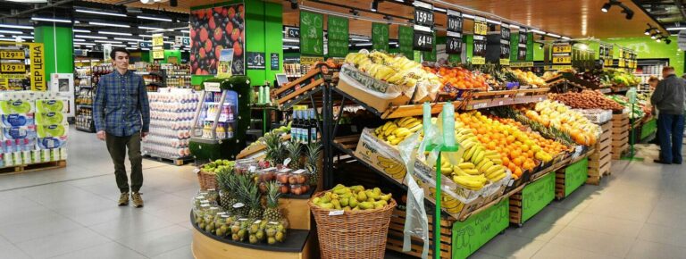 В Украине подорожали сезонные овощи и фрукты: названы цены по супермаркетам - today.ua