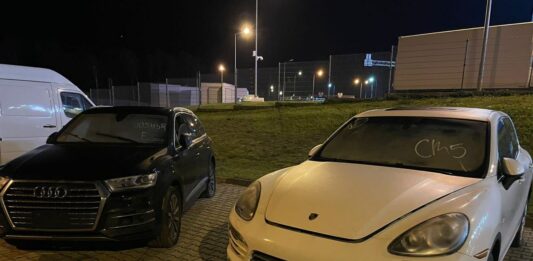 Львівська митниця вилучила три люксові автомобіля вартістю 700 000 грн - today.ua