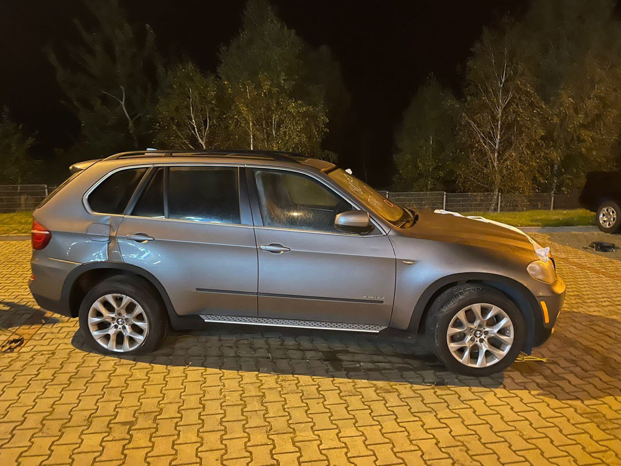Львовская таможня изъяла три люксовых автомобиля стоимостью 700 000 грн