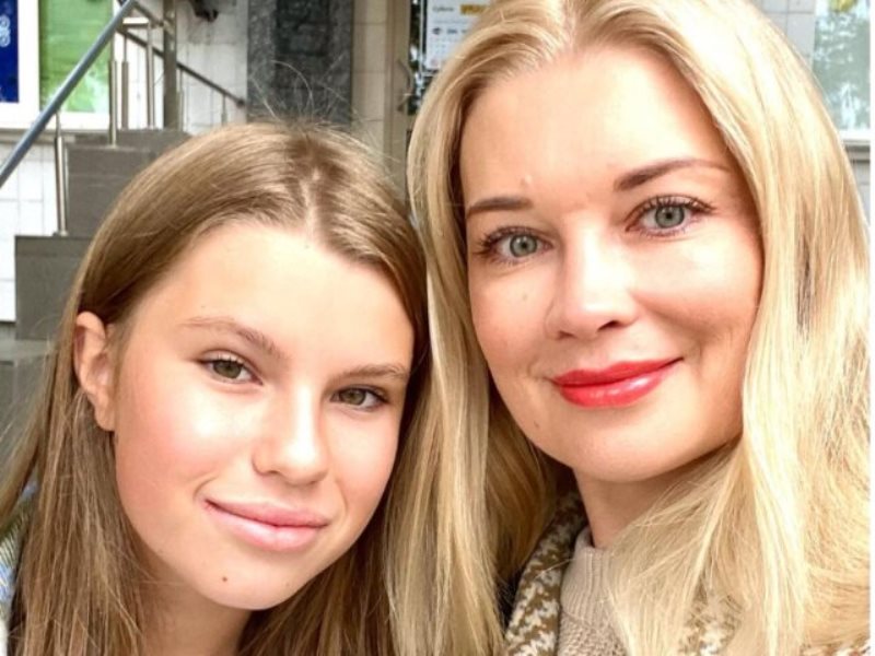 Лидия Таран показала редкие фото с 16-летней дочерью: Василина стала брюнеткой
