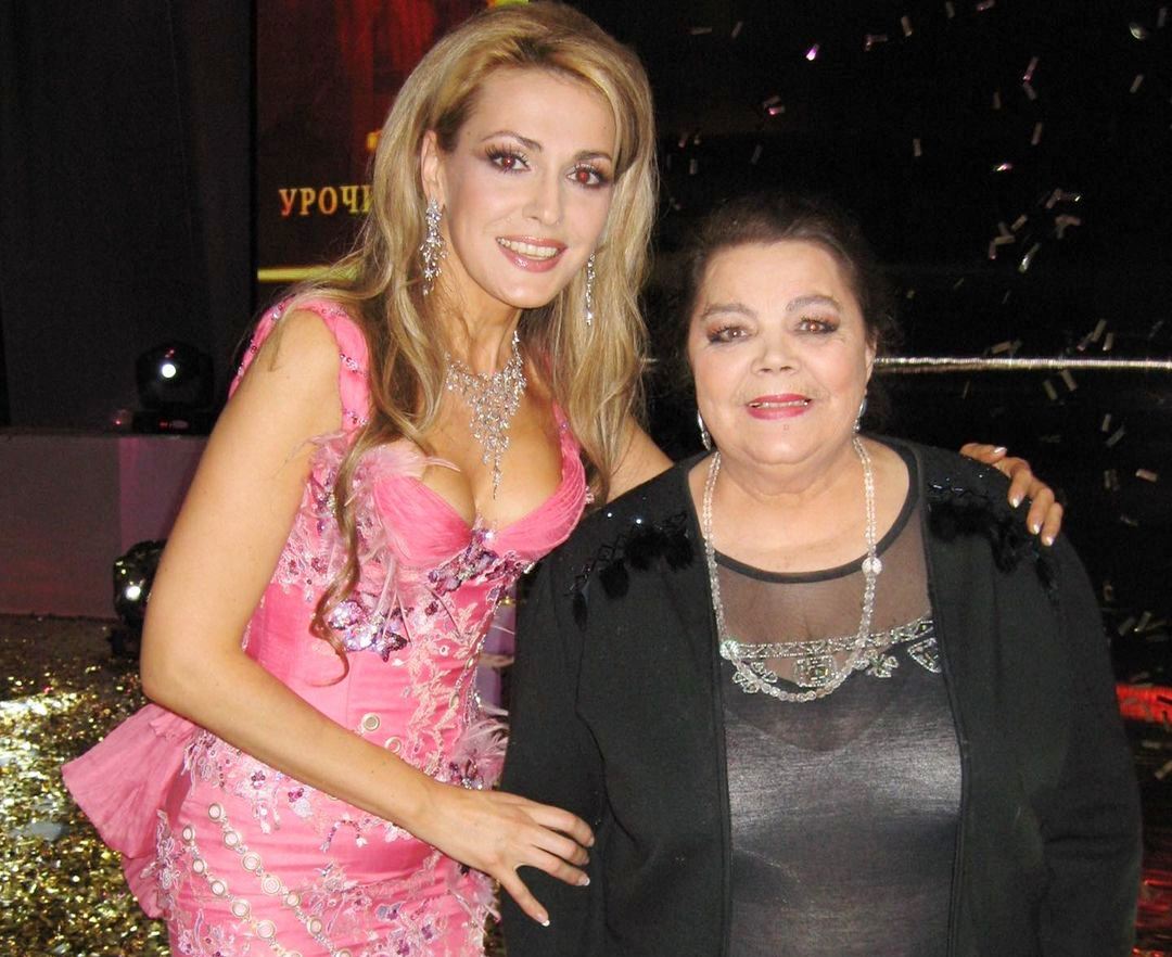 "Моя душа, моя вселенная, моя кровинка": Ольга Сумская показала редкие фото с мамой