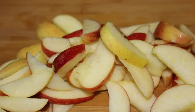 Яблочный пирог по-английски: традиционный рецепт выпечки, которая долго не черствеет 