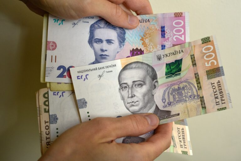 Стало відомо, хто з українців може отримати по 900 грн на оплату комуналки від Червоного Хреста - today.ua