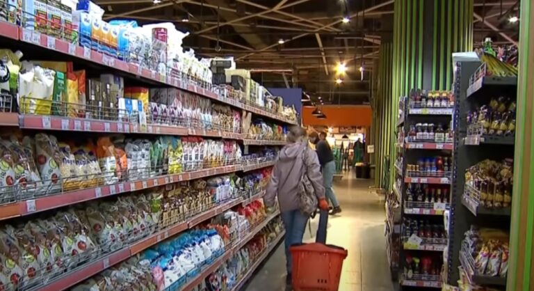 В Україні знизилися ціни на крупи: скільки коштують гречка, рис та макарони у супермаркетах - today.ua
