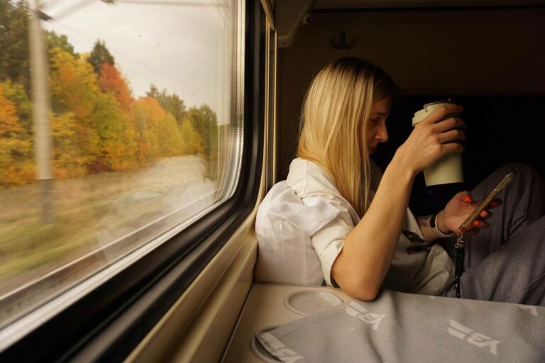 Укрзалізниця додала жіночі купе у ряд потягів: повний перелік доступних напрямків - today.ua