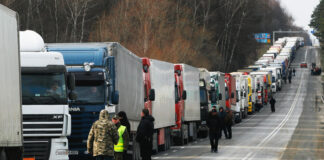 Польські перевізники розпочали блокаду кордону з Україною: стало відомо, які фури не затримують - today.ua