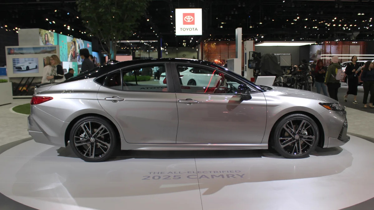 В США вживую показали Toyota Camry нового поколения - today.ua