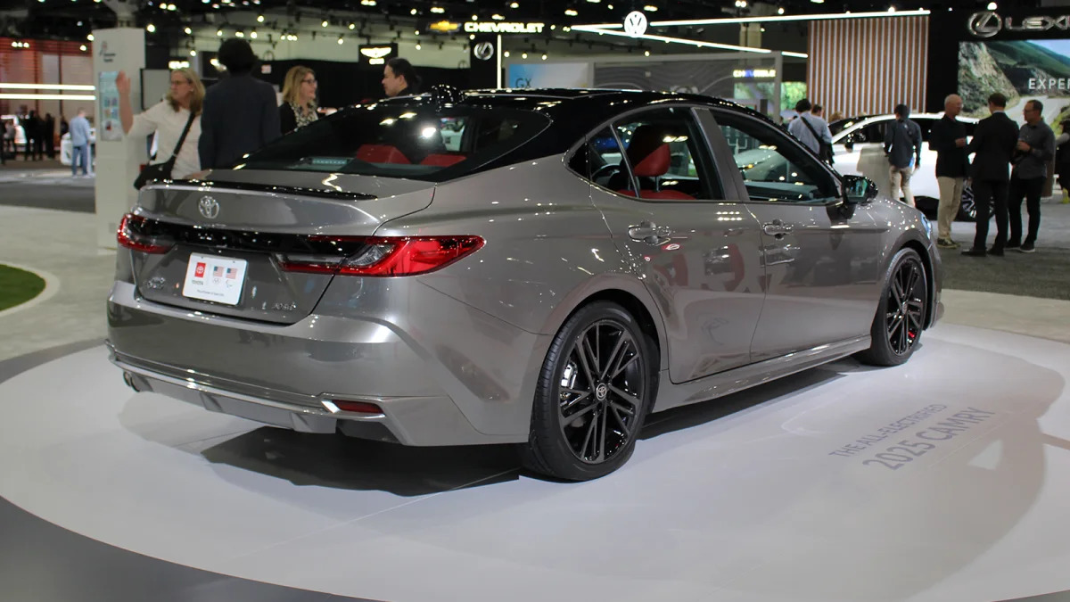 В США вживую показали Toyota Camry нового поколения - today.ua