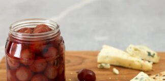 Заменит оливки: как приготовить маринованный виноград на зиму - today.ua