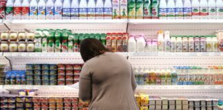 В Україні подорожчали молочні продукти: скільки коштують молоко, сметана, вершкове масло і сир у супермаркетах - today.ua