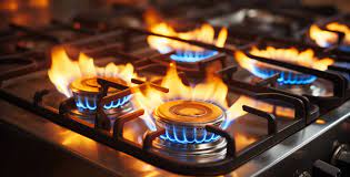 Українцям розповіли, як можна знизити рахунки за опалення взимку і довше зберегти тепло у квартирі 