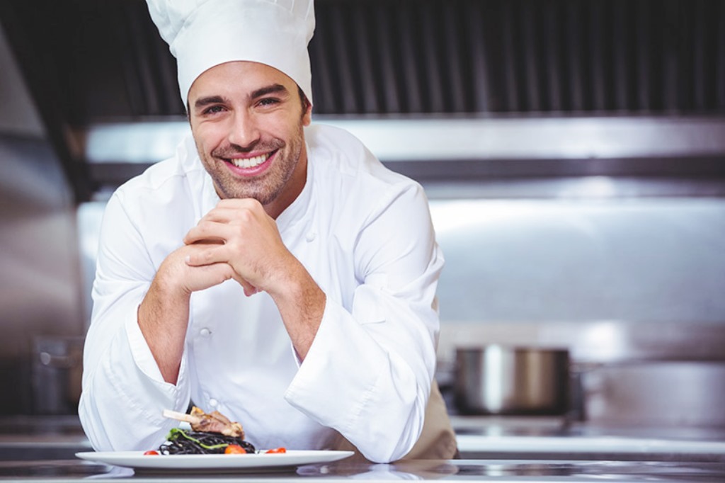 Зарплата до 125 тыс. грн: в Украине появилась высокооплачиваемая работа для повара