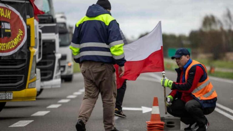 Продуктов станет меньше: как блокада польской границы повлияет на рынок в Украине - today.ua