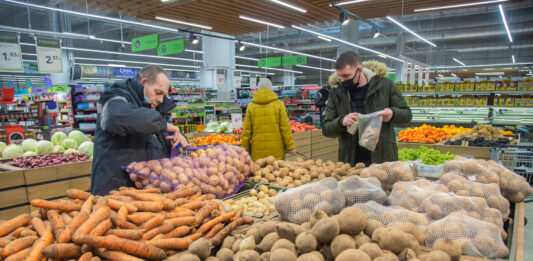 Украинские супермаркеты изменили цены на картофель, капусту, лук и морковь в ноябре: где борщевой набор купить дешевле - today.ua