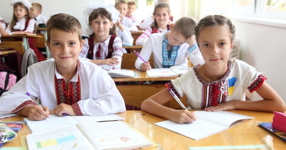 Українським школярам виплачуватимуть щомісячні стипендії: хто на них зможе претендувати