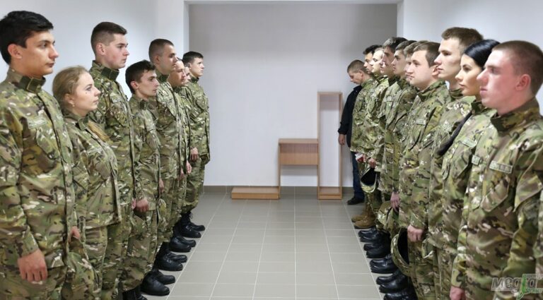 В українських вишах запроваджують курс військової підготовки для всіх студентів, включаючи дівчат - today.ua