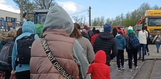 Украинские беженцы массово покидают Румынию: в чем причина - today.ua