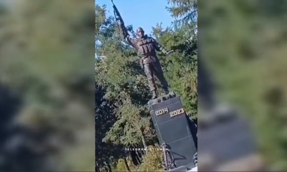 В оккупированном Луганске появился памятник с пророчеством об окончании войны в Украине