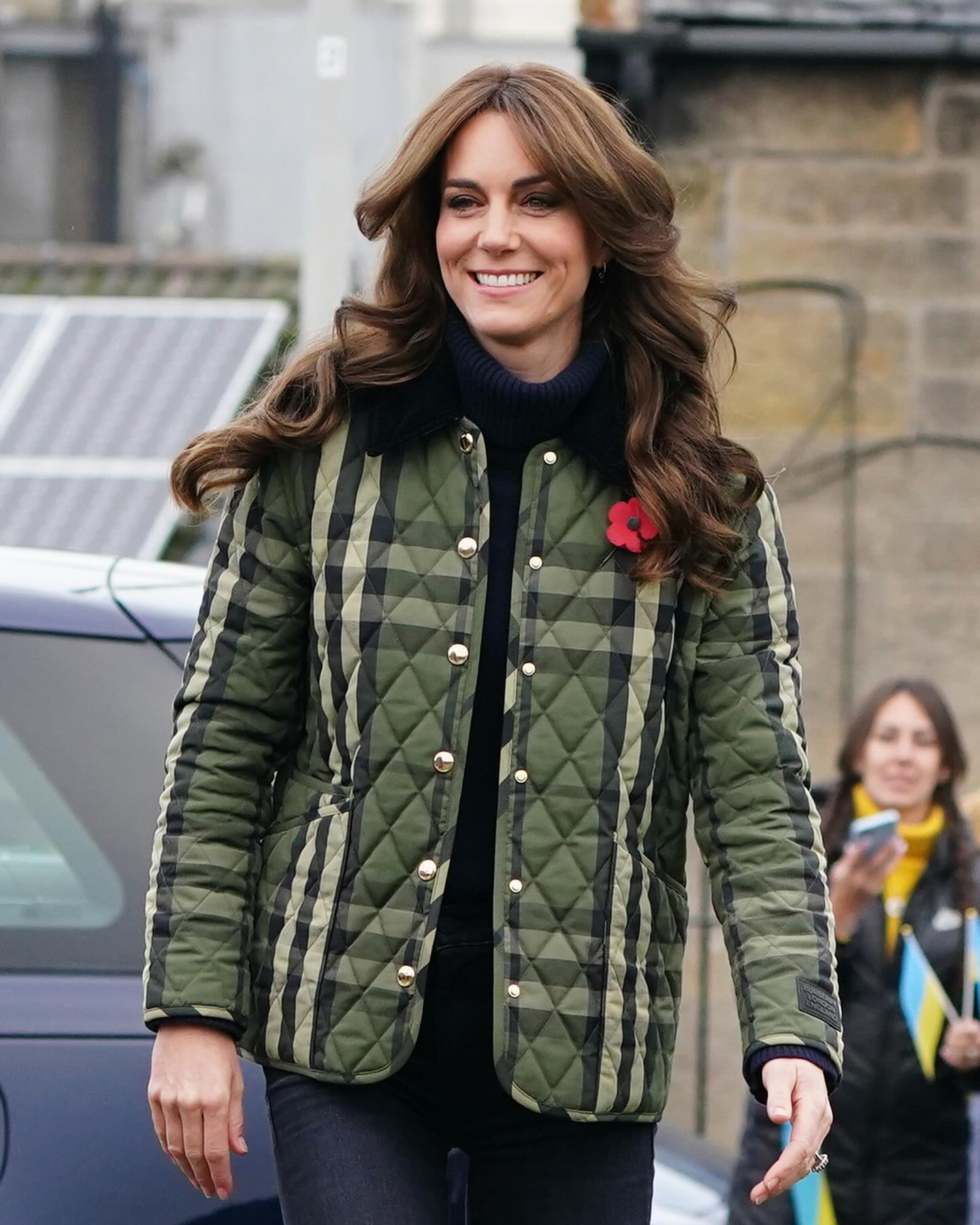 Стеганая куртка и джинсы-клеш: новый стильный выход Кейт Миддлтон