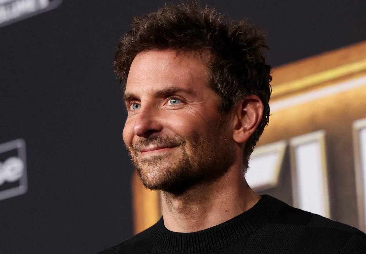 6-летняя дочь Брэдли Купера впервые вышла на красную дорожку вместе с отцом