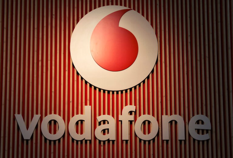 У Vodafone розповіли, чи вистачить SIM-карт для абонентів Київстар, і як готуються до можливої хакерської атаки - today.ua