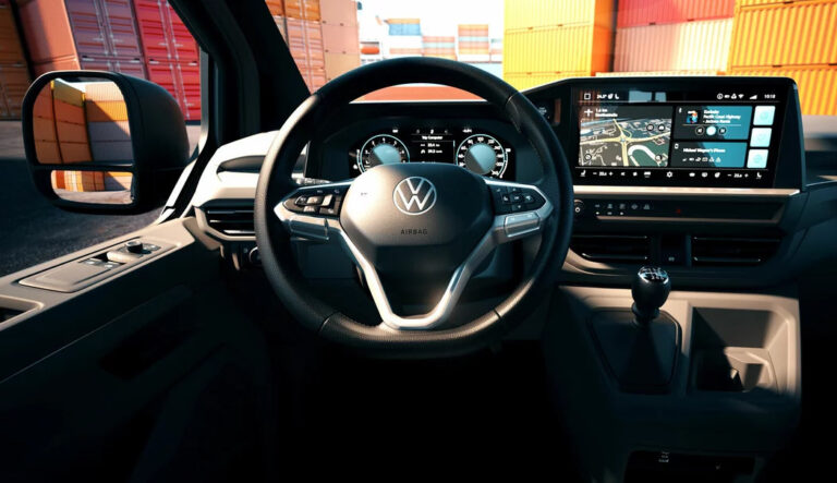 В Сети впервые показали салон нового Volkswagen Transporter  - today.ua