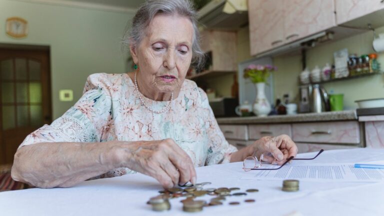 Субсидия неработающим пенсионерам: как оформить выплаты по-новому - today.ua