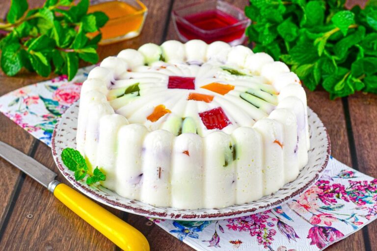 Торт “Бите скло“: простий рецепт яскравого та легкого десерту для новорічного столу - today.ua