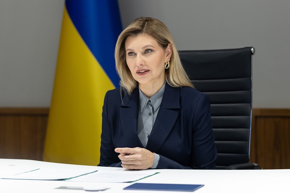 Елена Зеленская в пиджаке за 24 тысячи гривен приняла участие в семинаре ВОЗ