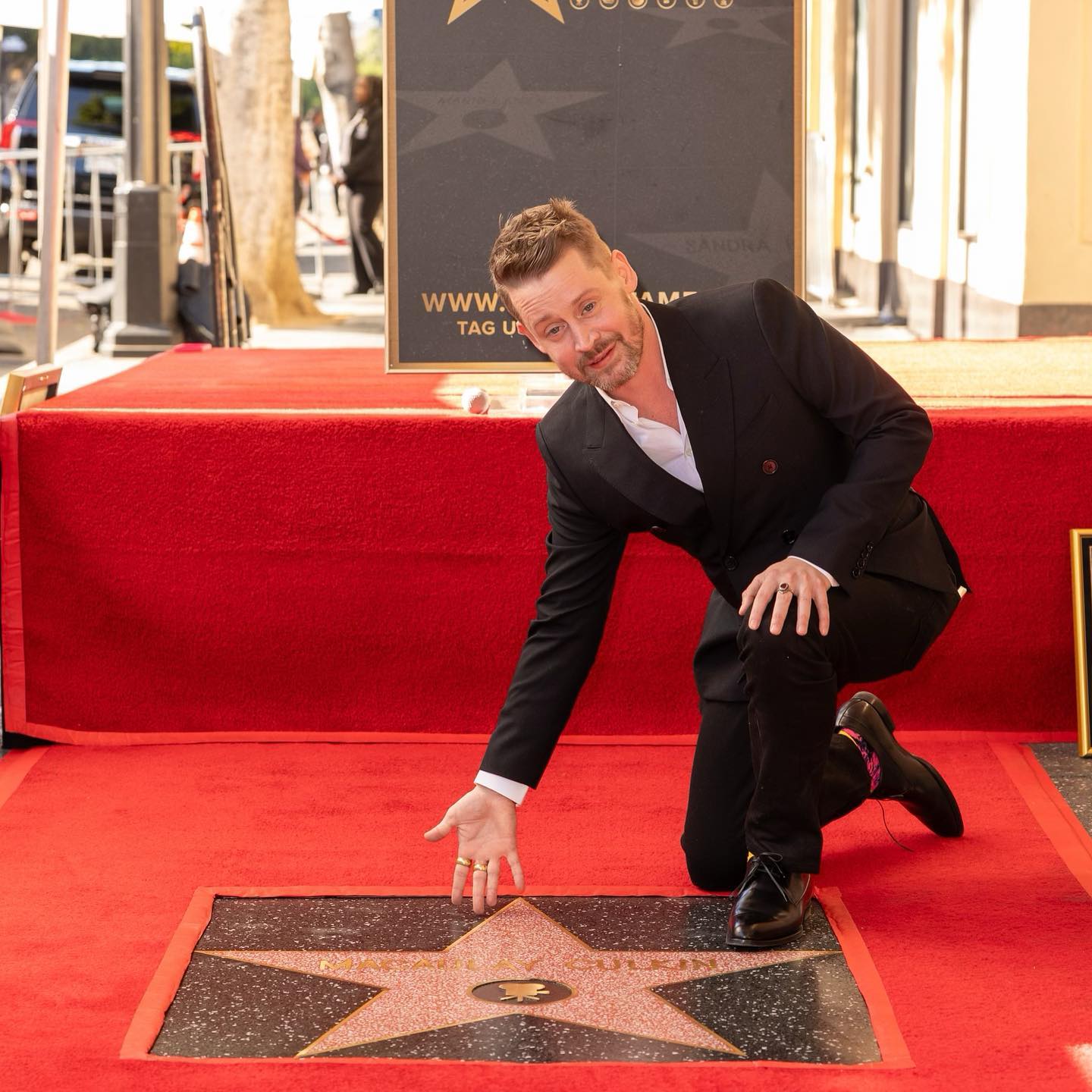 Маколей Калкин впервые показал сыновей на открытии именной звезды на Аллее славы в Голливуде