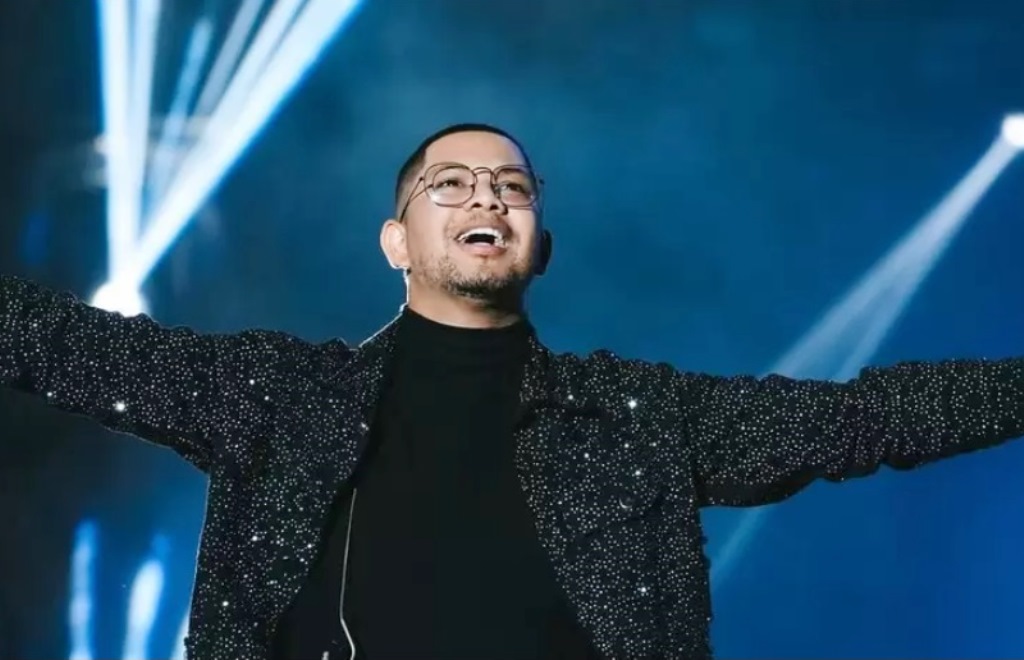 Впав на сцені і помер 30-річний співак із Бразилії: відео з концерту