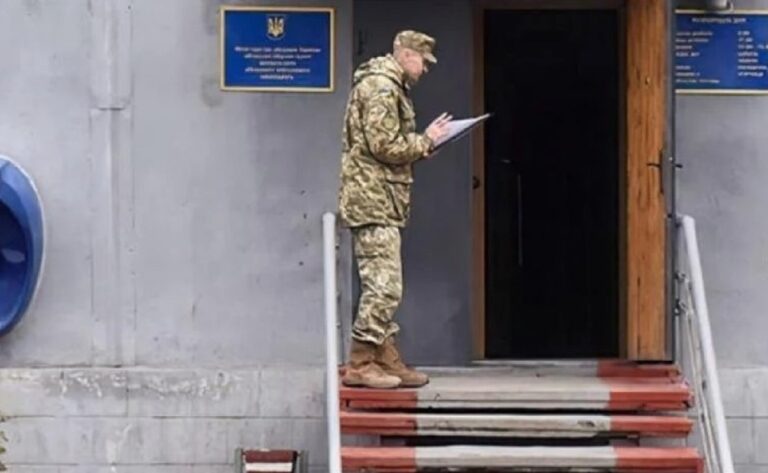 Уклонистов массово штрафуют и отправляют в тюрьму: появились данные судебного реестра “Бабушка“ - today.ua