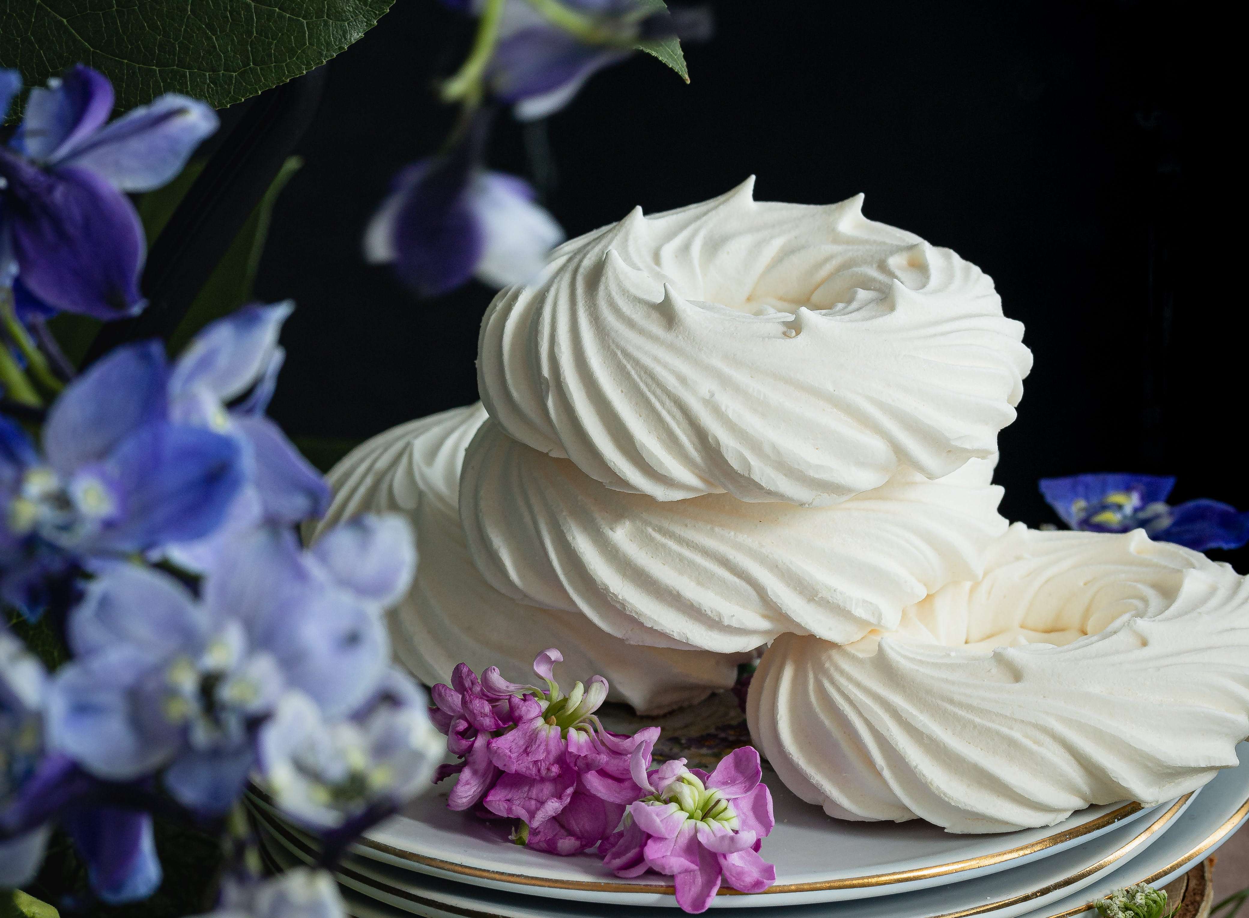 Десерт “Павлова“: рецепт воздушного пирожного со сливочным кремом