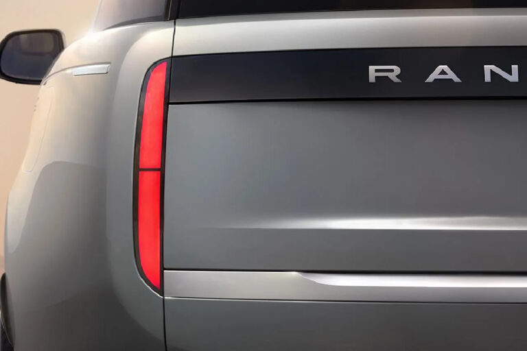 Стали відомі подробиці про електричний Range Rover EV - today.ua