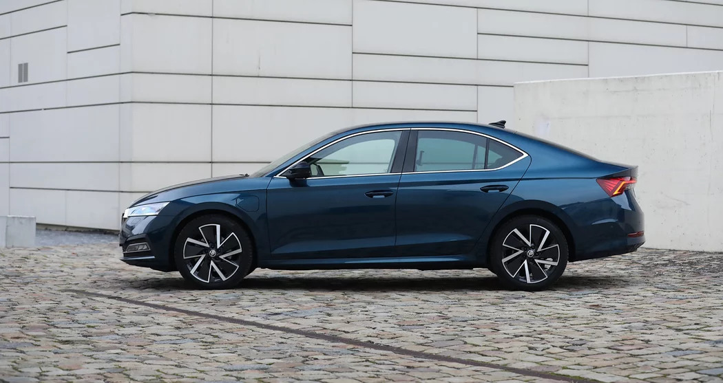 У стилі Superb: дизайнери показали нову Skoda Octavia - today.ua