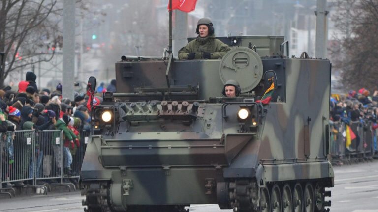 Литва передаст Украине командно-штабные машины M577 - today.ua