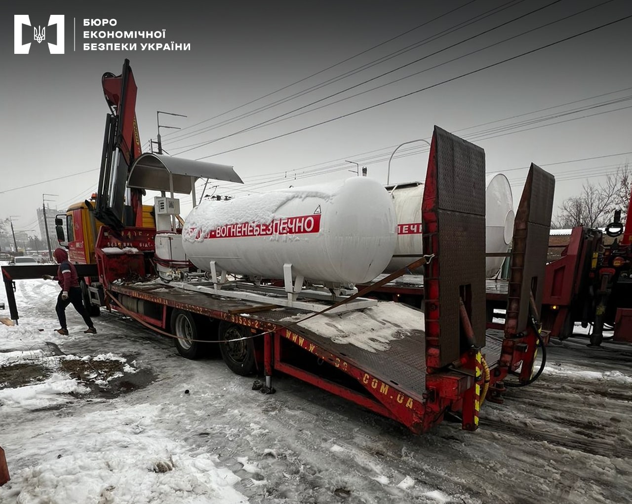 У Києві ліквідували підпільну мережу АЗС