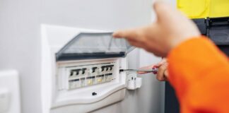 Крадіжка електроенергії: як перевірити, чи не підключилися сусіди до вашого лічильника - today.ua