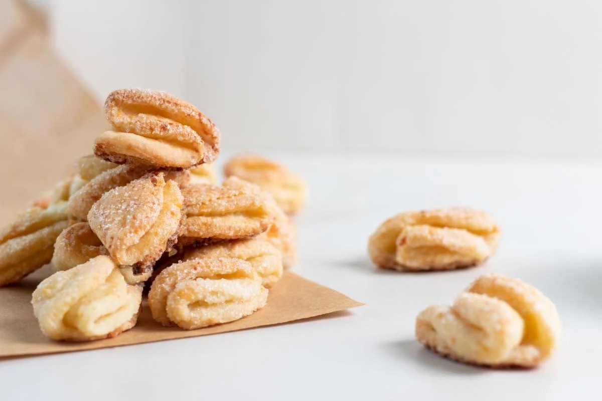 Сирне печиво “Гусячі лапки“: як приготувати улюблені смаколики з дитинства