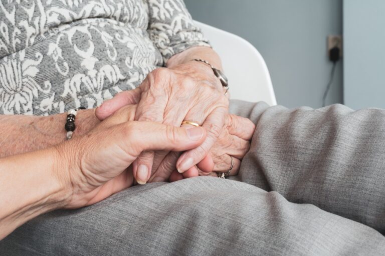 105-летняя женщина поделилась секретами ухода за кожей: выглядит на 20 лет моложе - today.ua