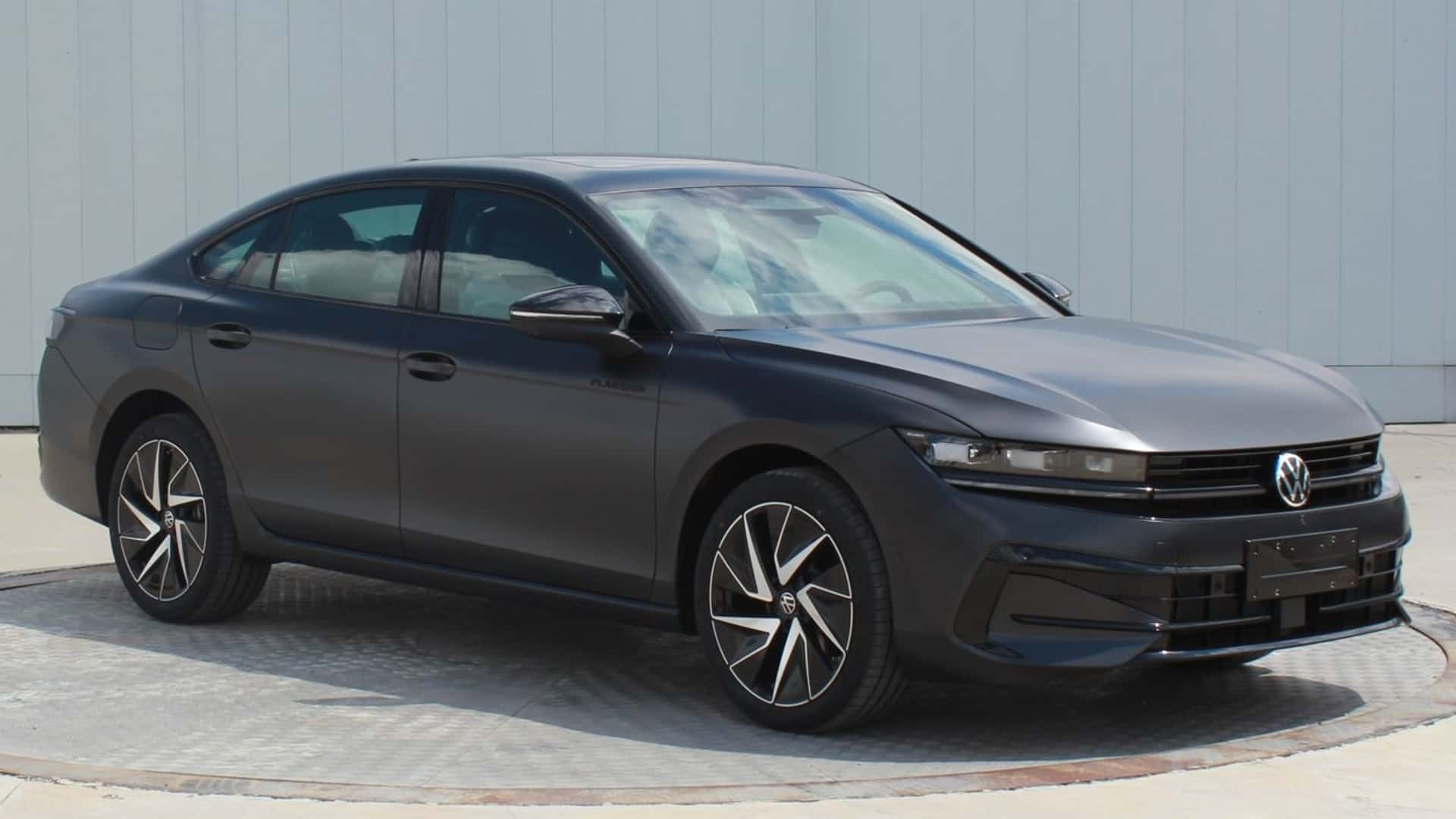 В Сети показали новый седан VW Magotan: где его будут продавать