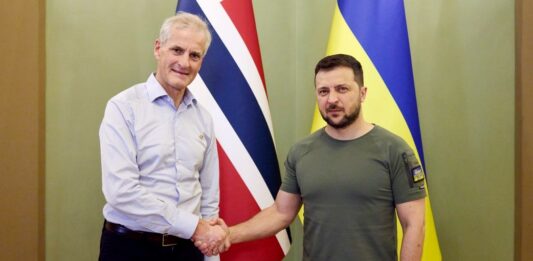 Європейська країна різко обмежила грошову допомогу українським біженцям - today.ua