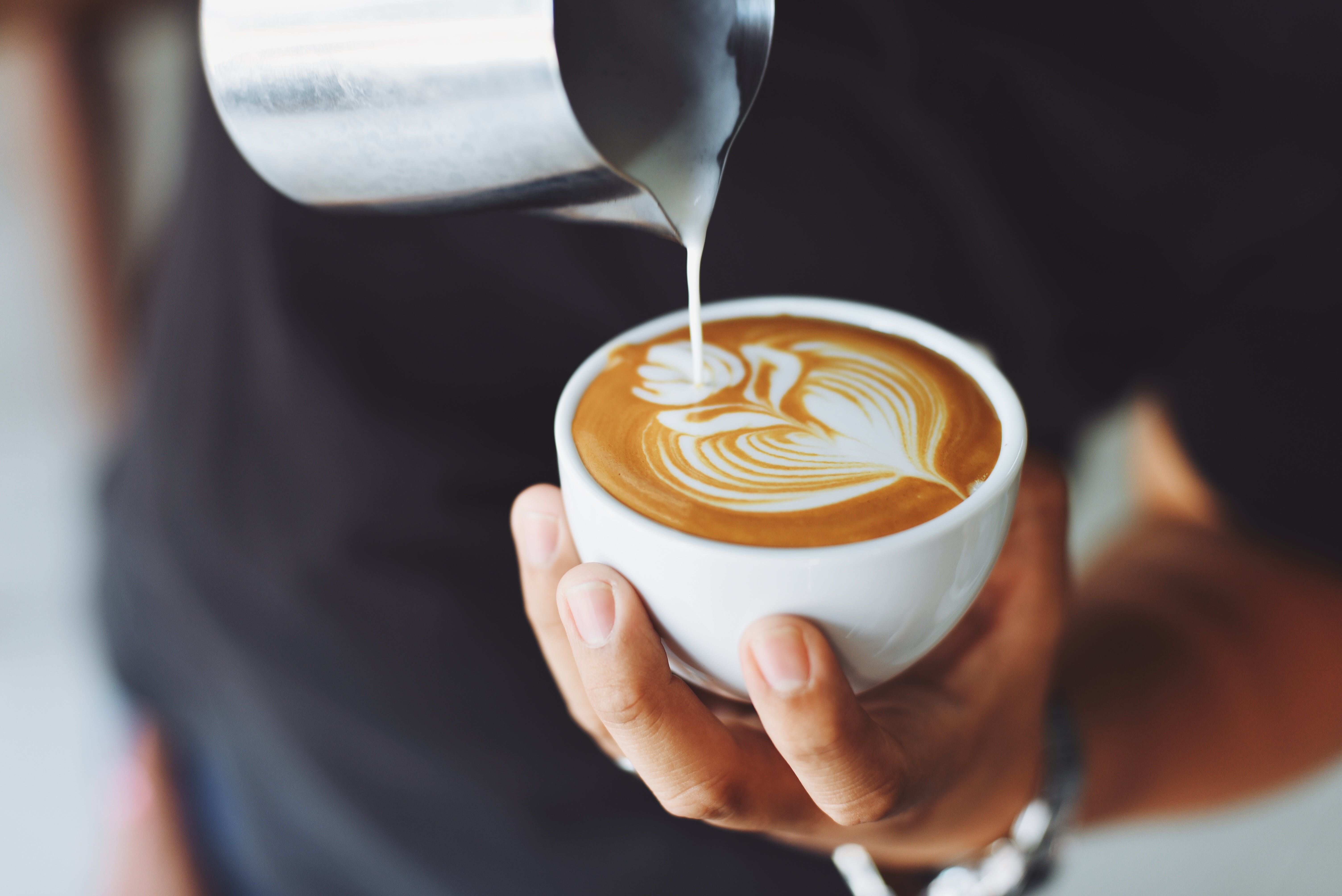 Не обов'язково йти до кав'ярні: як приготувати раф-каву в домашніх умовах