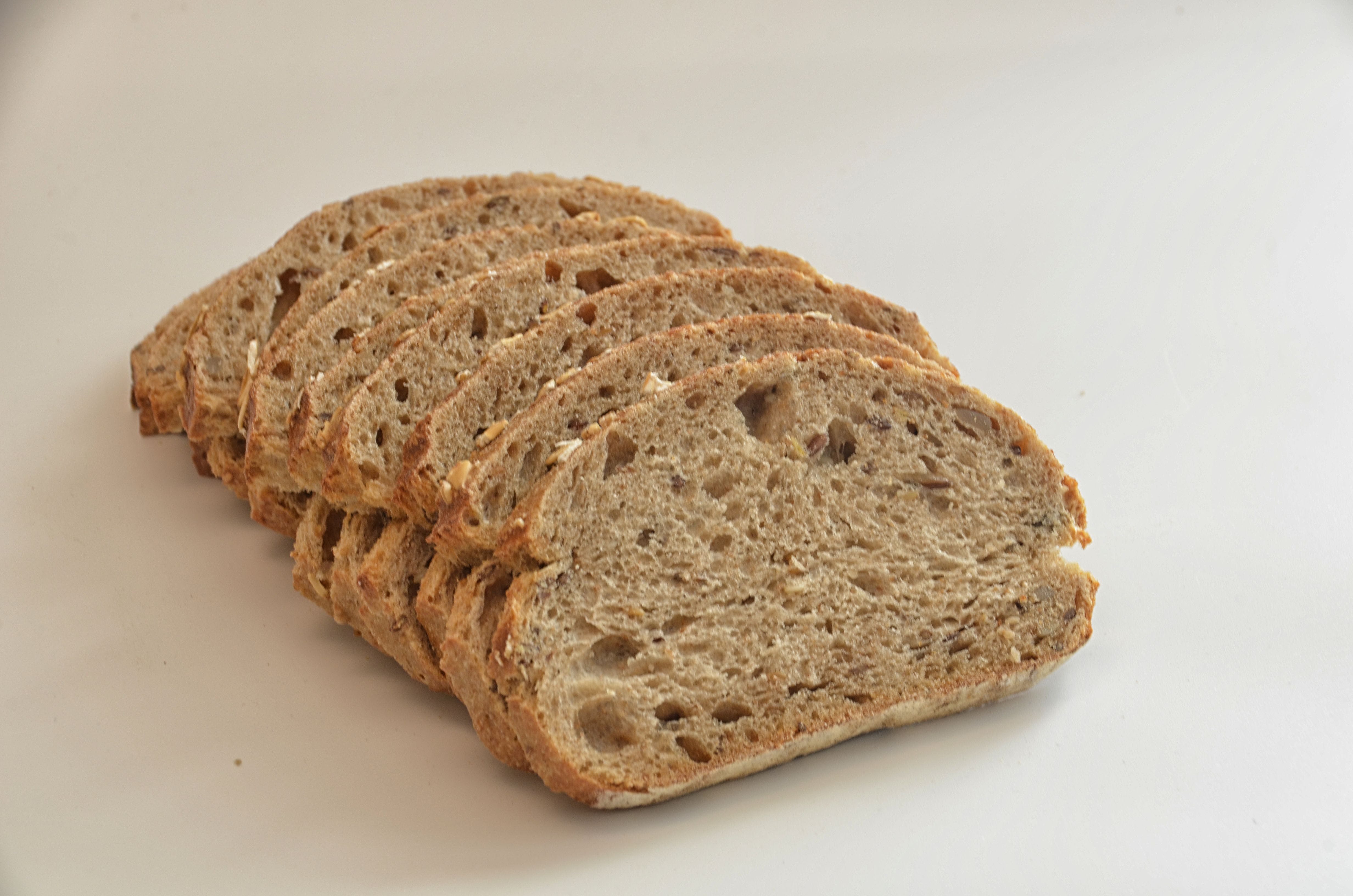 Названы 5 веских причин отказаться от покупки нарезанного хлеба
