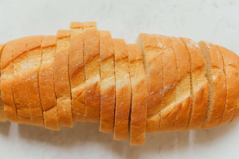 Названы 5 веских причин отказаться от покупки нарезанного хлеба - today.ua