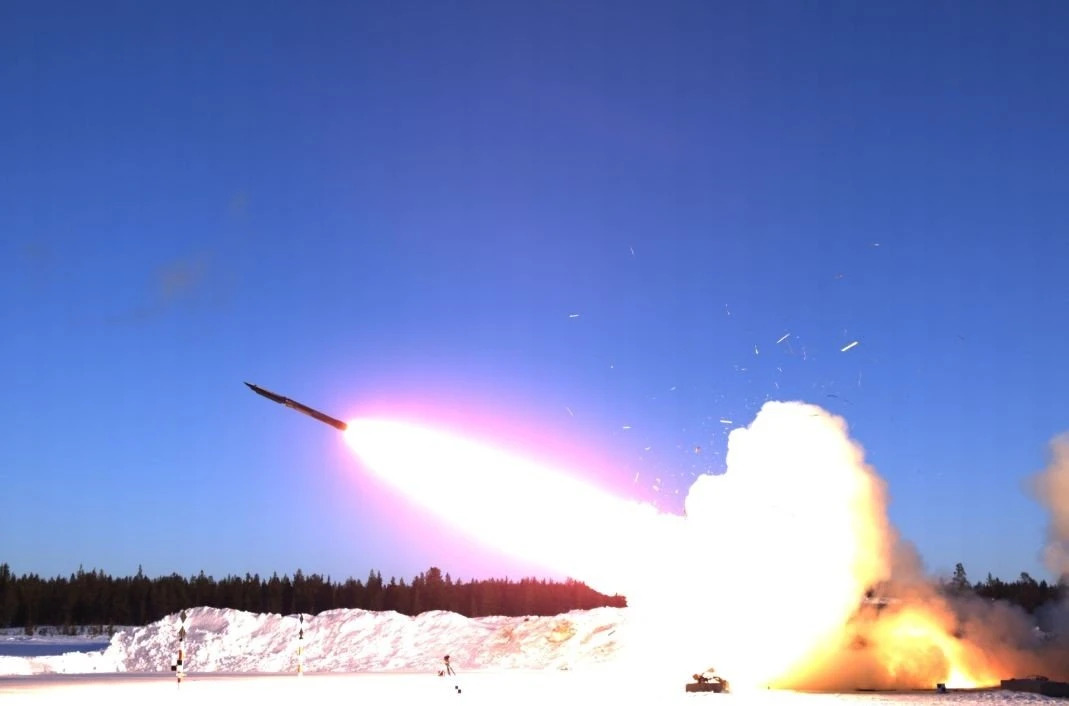 США передадуть Україні ракети GLSDB, які летять на 150 км - today.ua